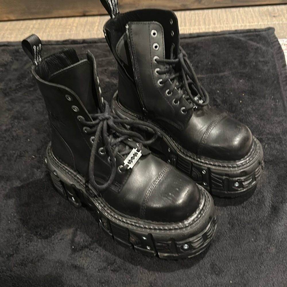 AUTHENTIC NEW ROCK PLATFORM BOOTS